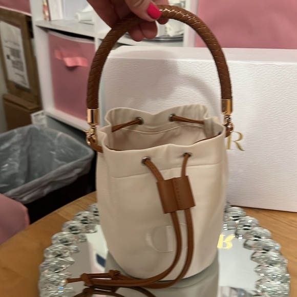 Dior Bucket Bag - Picture 4 of 11